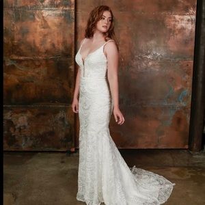 Theia wedding dress and veil